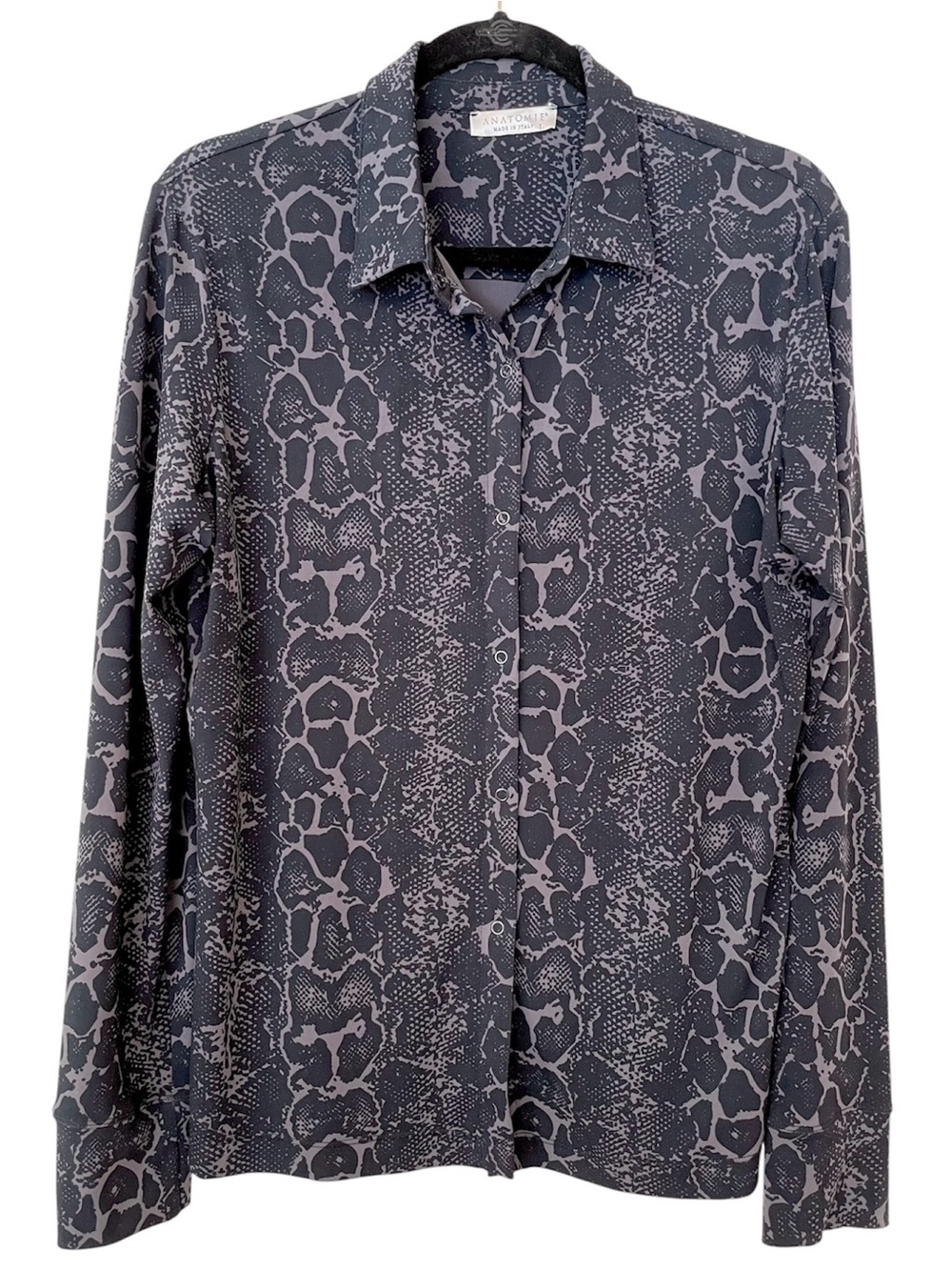 Anatomie Women’s Tania Long Sleeve Top L Snake Print Snap Front Travel Stretch